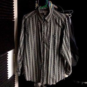 Claiborne Dress Shirt for a descent casual wear
